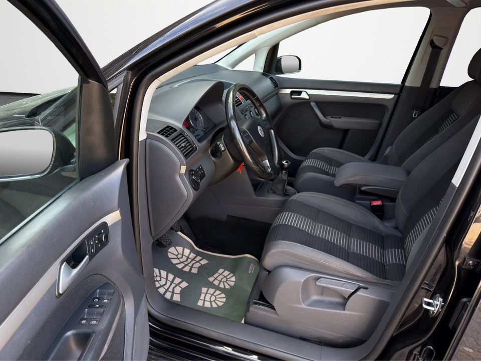 VW Touran 1,4 TSi 140 Highline 7prs 5d