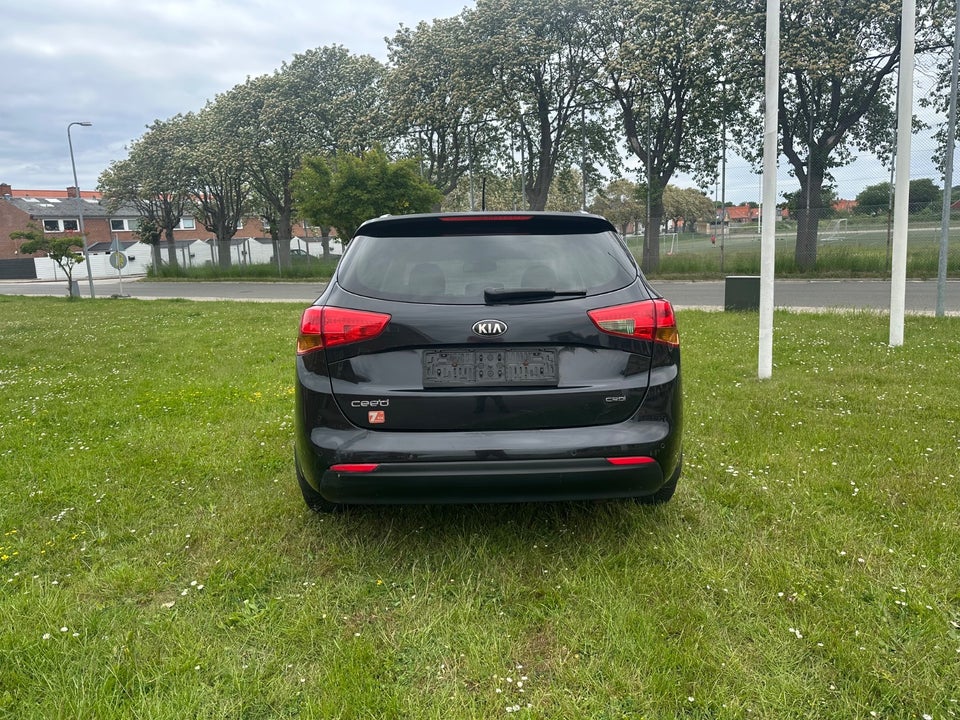 Kia Ceed 1,6 CRDi 128 Premium 5d