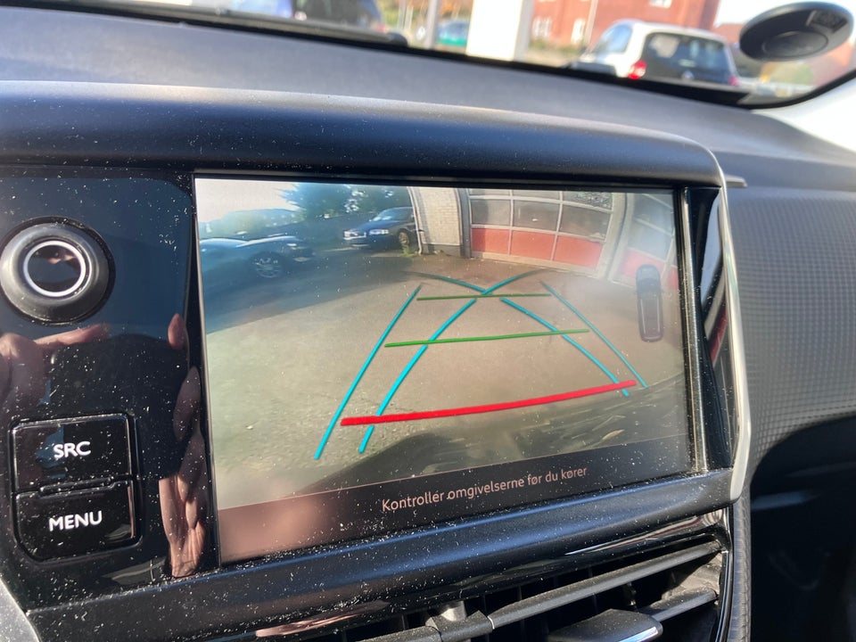 Peugeot 2008 1,2 e-THP 110 Selection Sky 5d