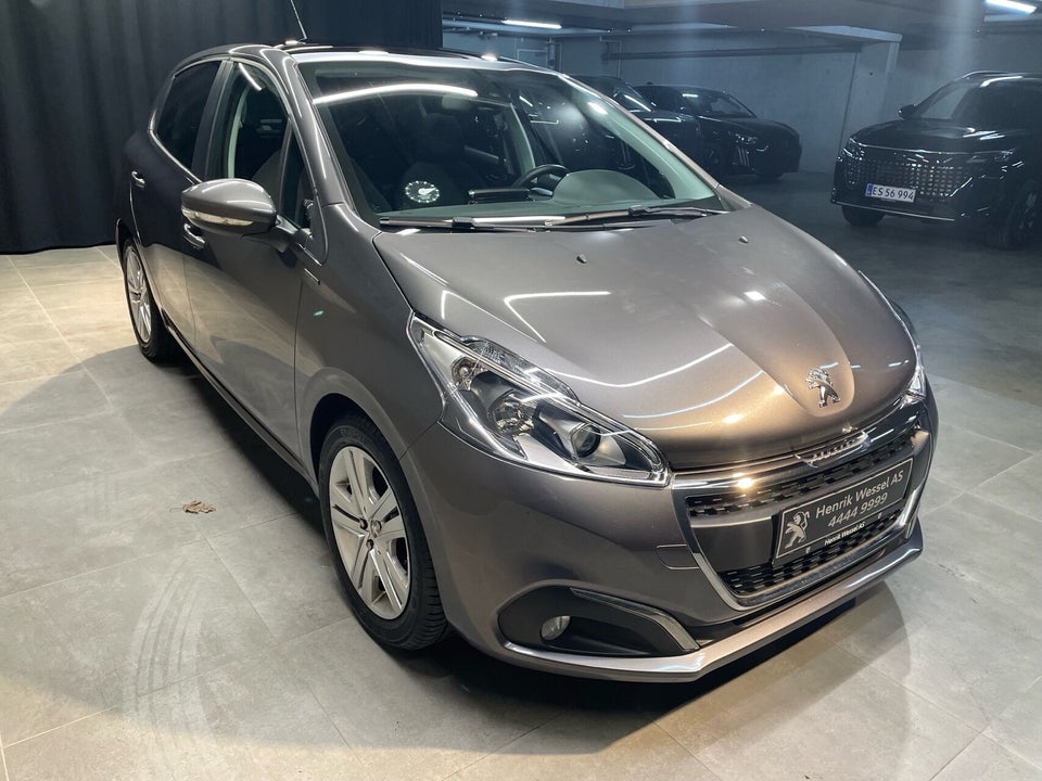 Peugeot 208 1,2 PureTech 110 Signatue Sky 5d