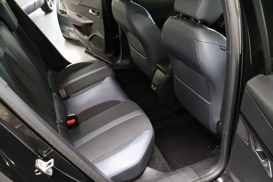 Peugeot 2008 1,5 BlueHDi 100 Allure 5d