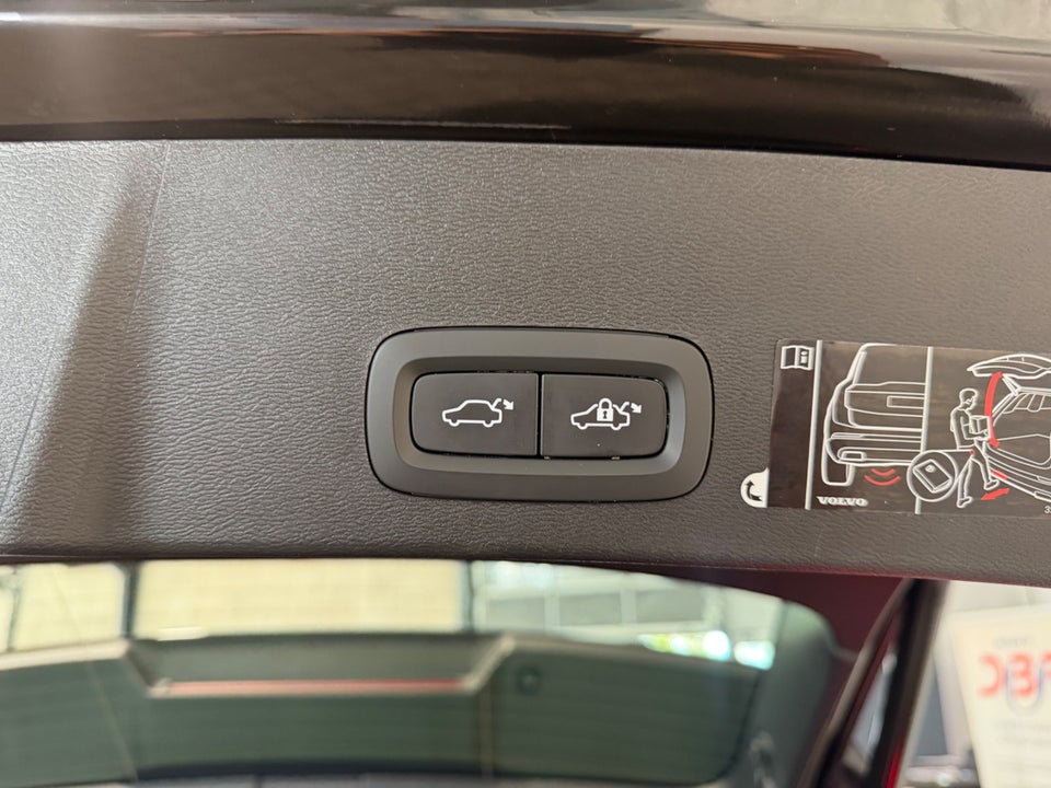 Volvo XC40 P8 ReCharge Twin R-Design 5d