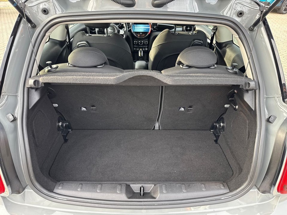 MINI Cooper SE Essential 3d