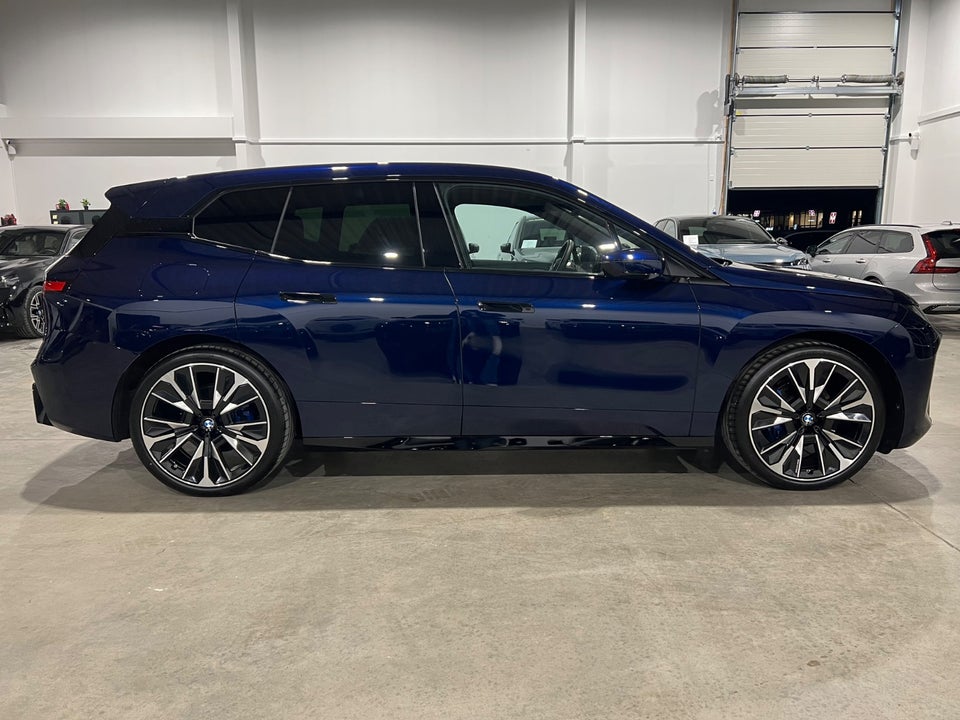 BMW iX xDrive60 Fully Charged 5d