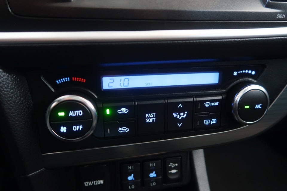 Toyota Auris 1,6 T2+ 5d