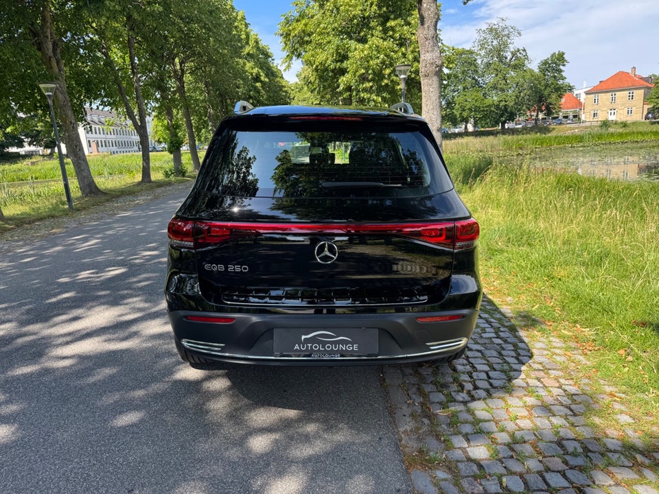Mercedes EQB250 Progressive 7prs 5d