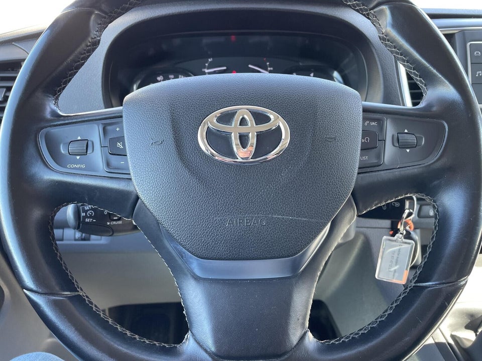 Toyota ProAce 2,0 D 122 Long Comfort Master 5d