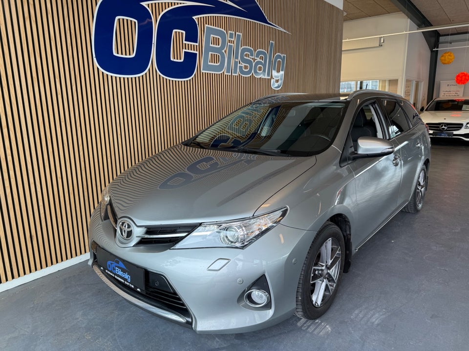 Toyota Auris 1,6 T2 Premium Touring Sports 5d
