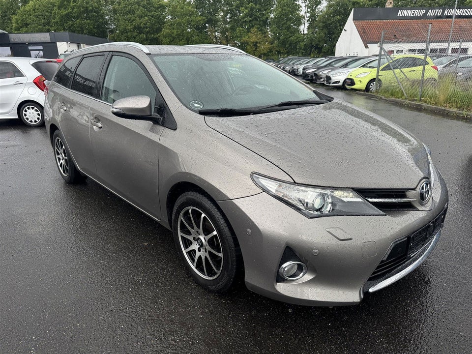 Toyota Auris 1,6 T2 Touring Sports 5d