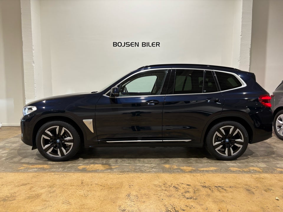 BMW iX3 Charged 5d