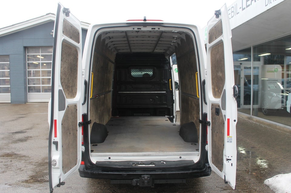 VW Crafter 35 2,0 TDi 177 Kassevogn L3H3