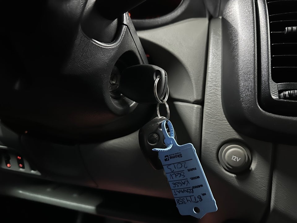 Renault Trafic T27 2,0 dCi 115 L1H1 4d