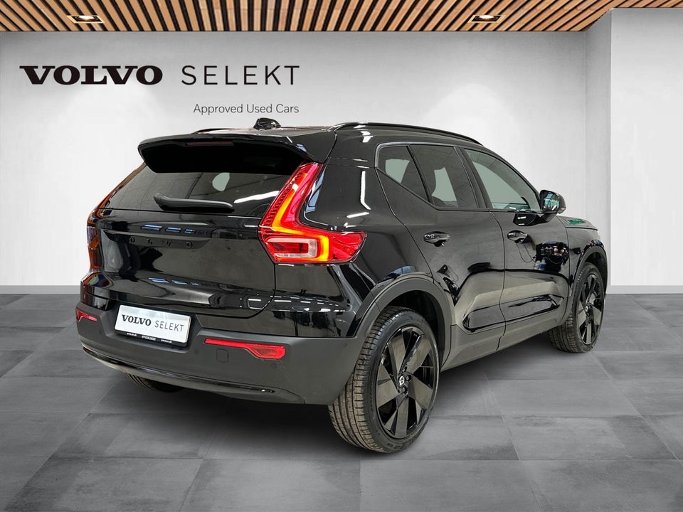 Volvo EX40 Twin Black Edition 5d