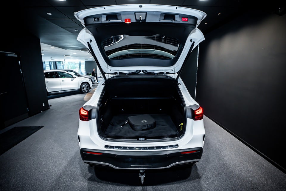 Mercedes EQA250+ AMG Advance 5d