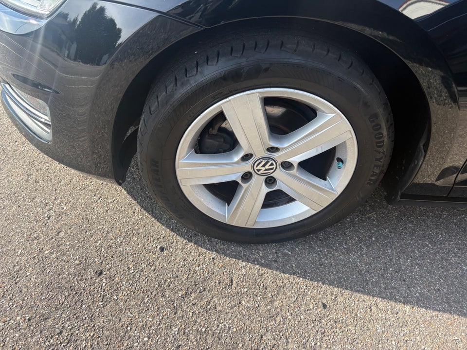 VW Golf VII 1,6 TDi 110 BlueMotion Variant 5d