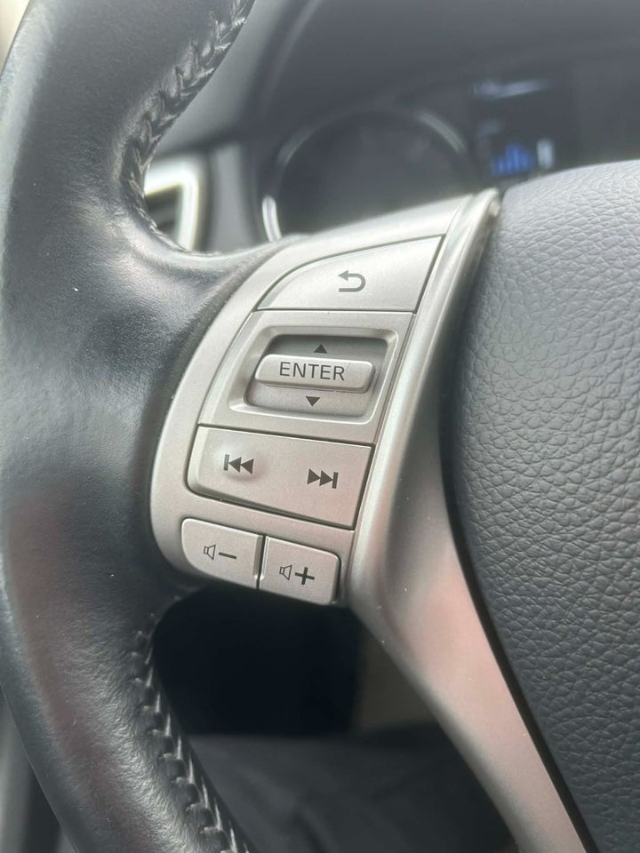 Nissan Qashqai 1,6 dCi 130 Tekna 5d