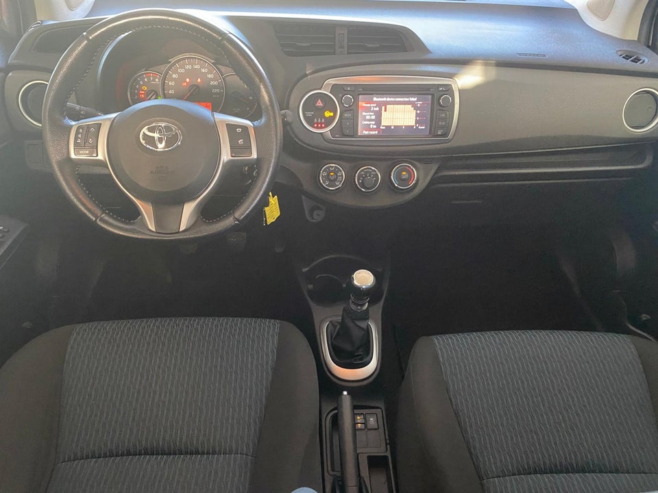 Toyota Yaris 1,3 VVT-i T2 5d