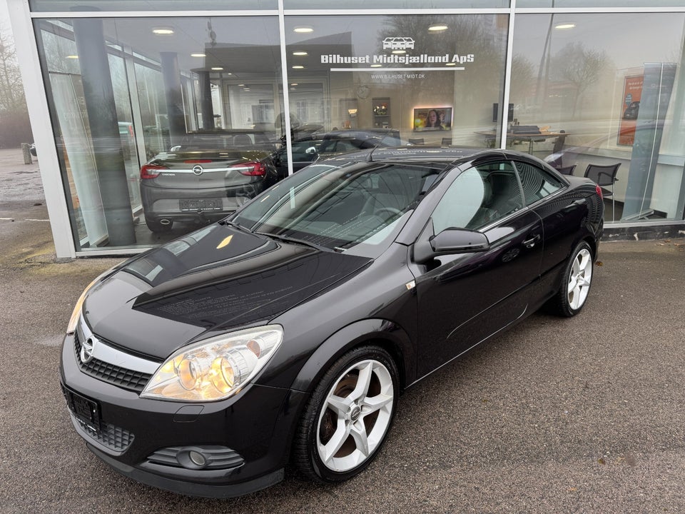 Opel Astra 2,0 Cosmo TwinTop 2d