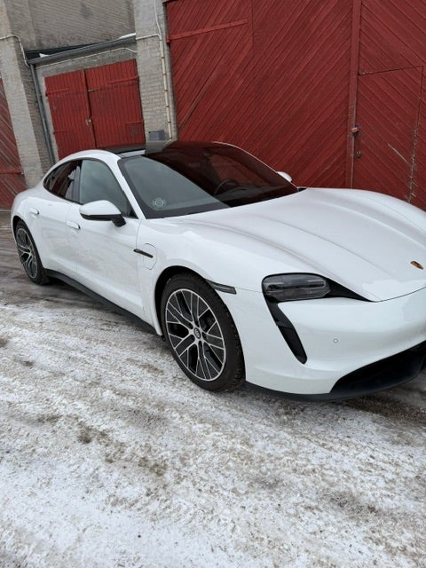 Porsche Taycan Performance+ 4d