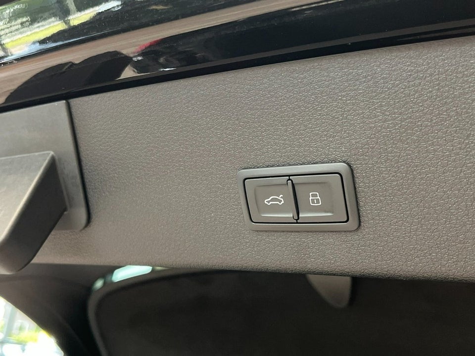 Audi Q8 e-tron 55 S-line Sportback quattro 5d