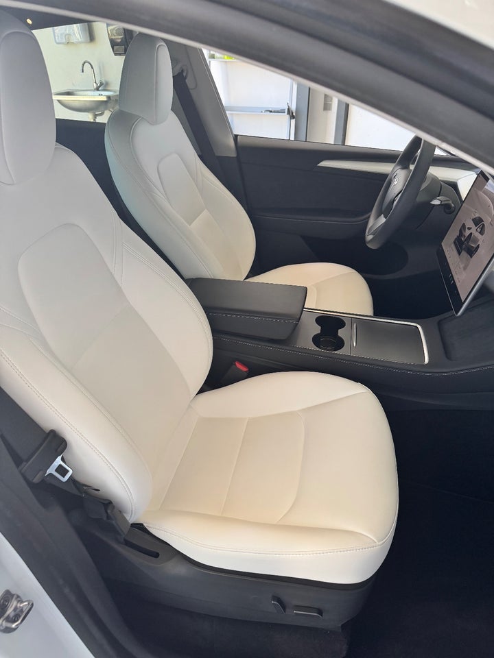 Tesla Model Y RWD 5d