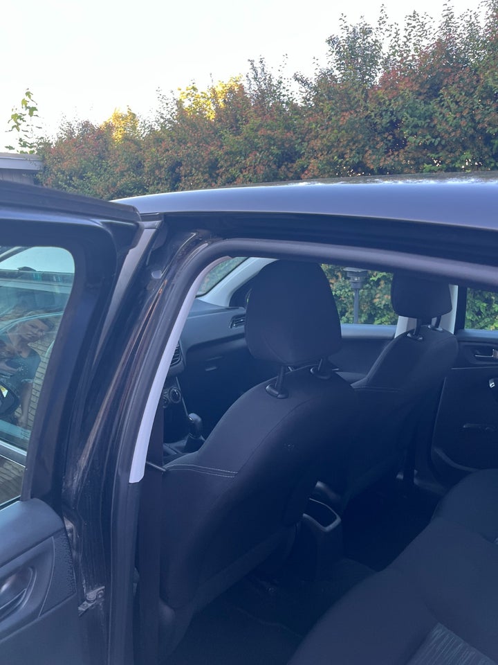 Peugeot 208 1,0 VTi Access 5d