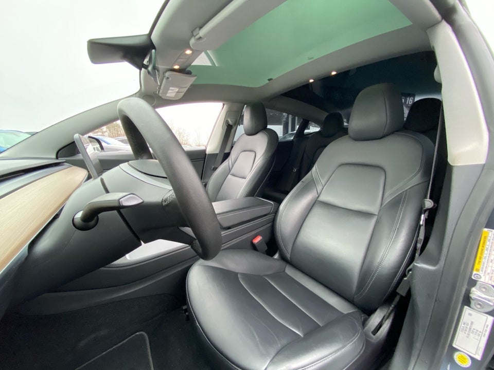 Tesla Model 3 Long Range AWD 4d