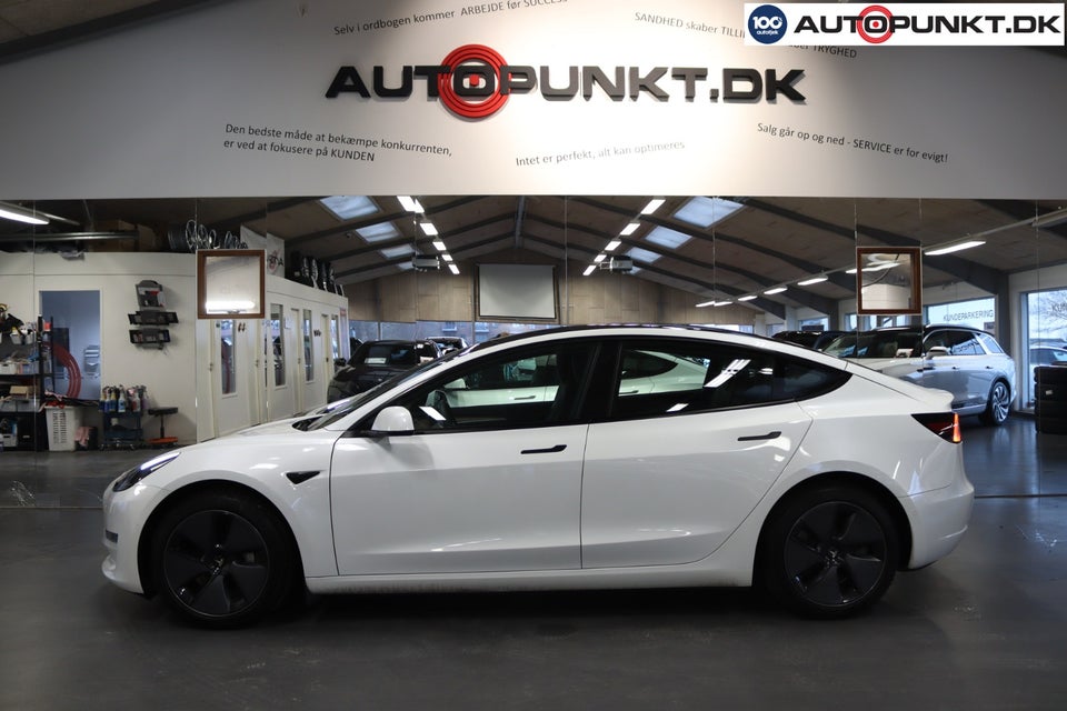 Tesla Model 3 Long Range AWD 4d