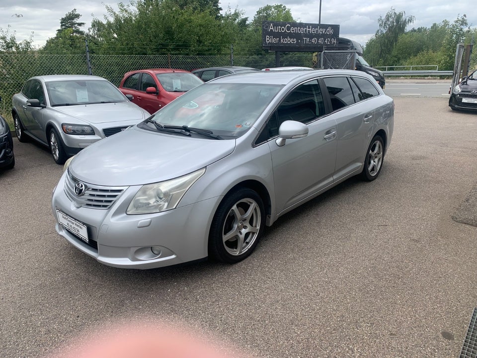 Toyota Avensis 1,6 VVT-i T1 stc. 5d