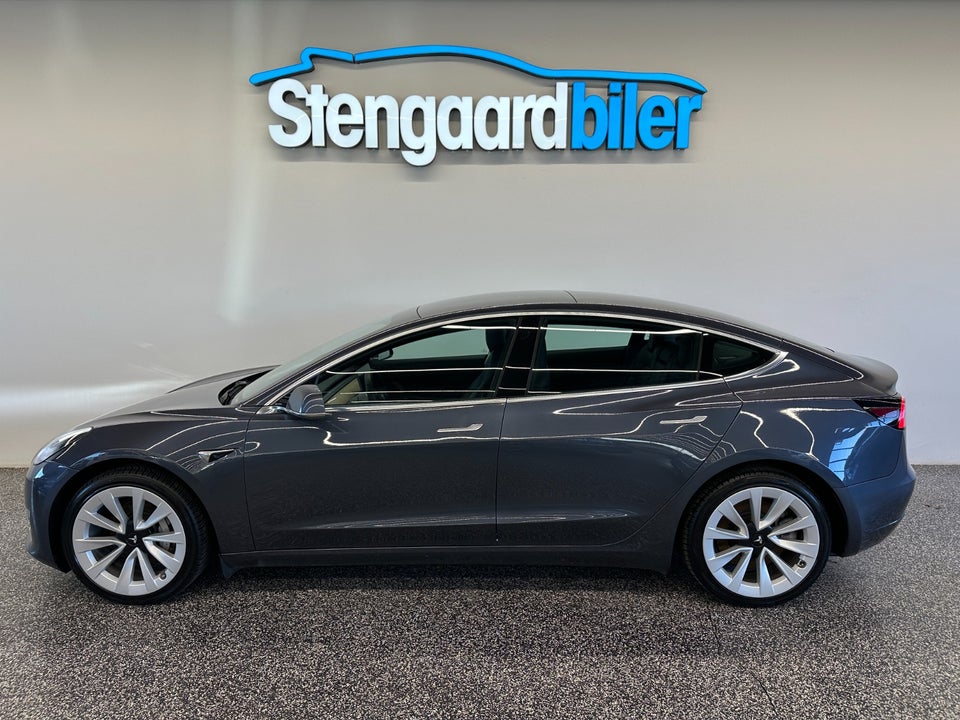 Tesla Model 3 Long Range AWD 4d