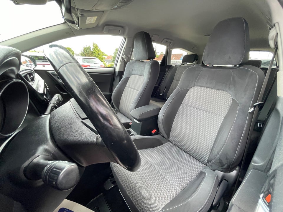 Toyota Auris 1,8 Hybrid H2 Style Touring Sports CVT 5d