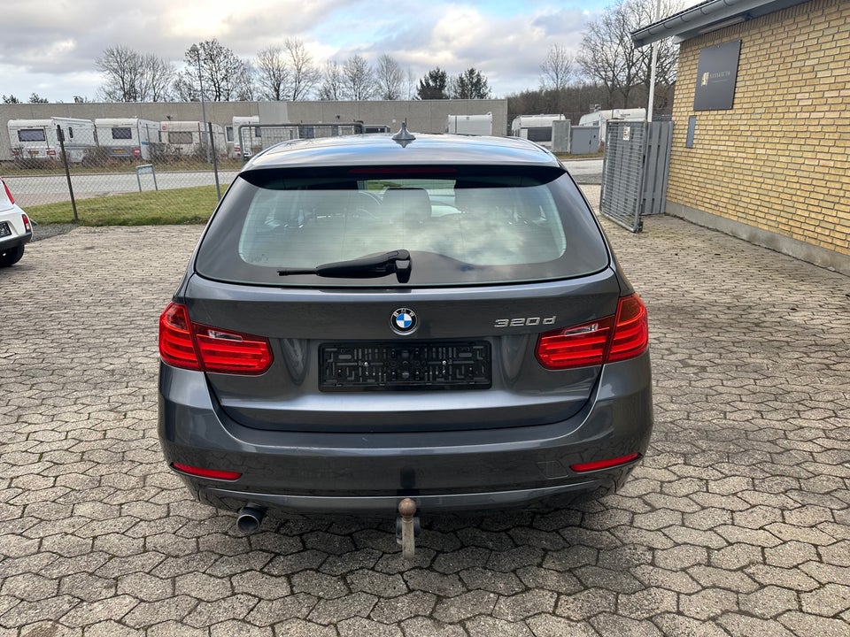 BMW 320d 2,0 Touring aut. 5d