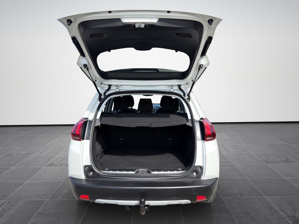 Peugeot 2008 1,2 e-THP 110 Allure Sky 5d