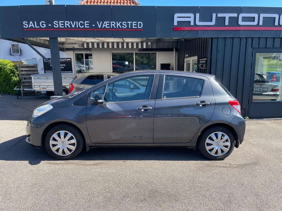 Toyota Yaris 1,0 VVT-i T1 5d
