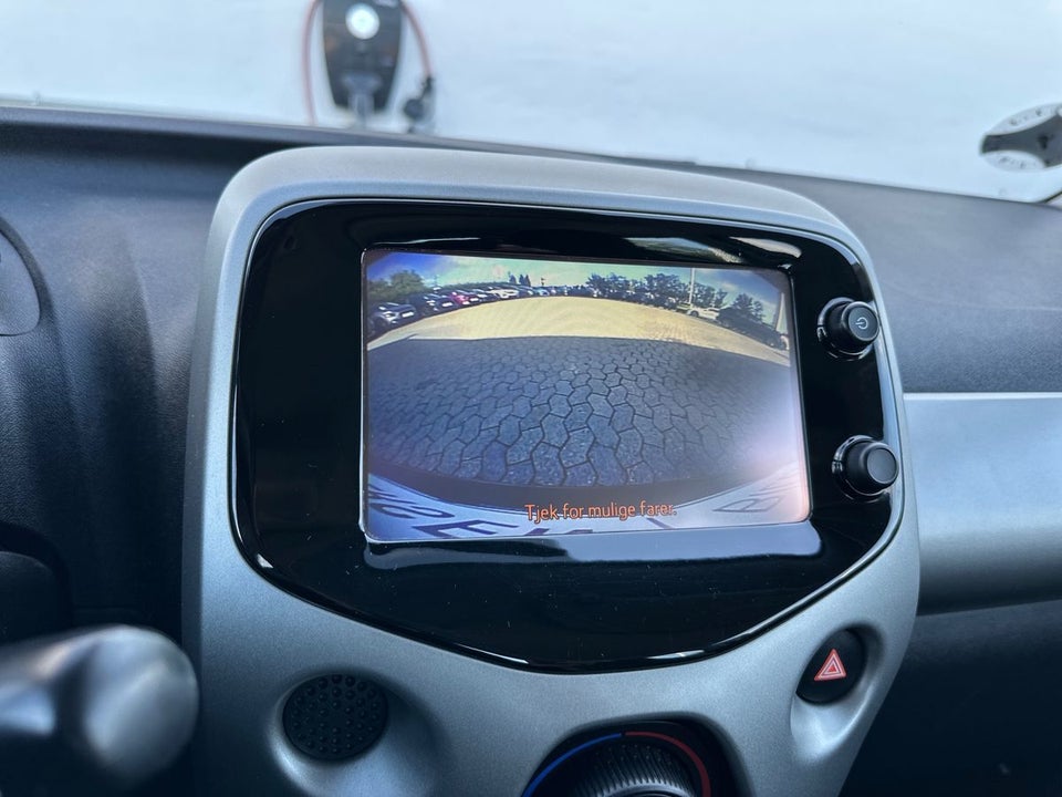 Toyota Aygo 1,0 VVT-i x-play x-touch 5d
