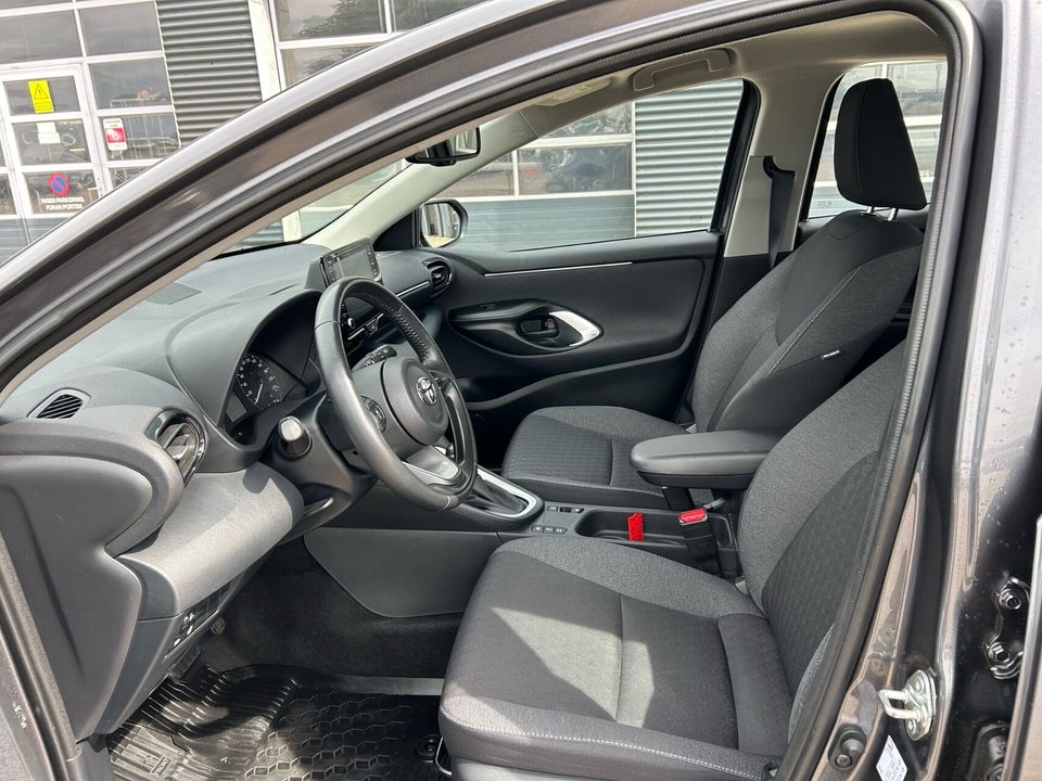 Toyota Yaris 1,5 Hybrid Active Tech e-CVT 5d