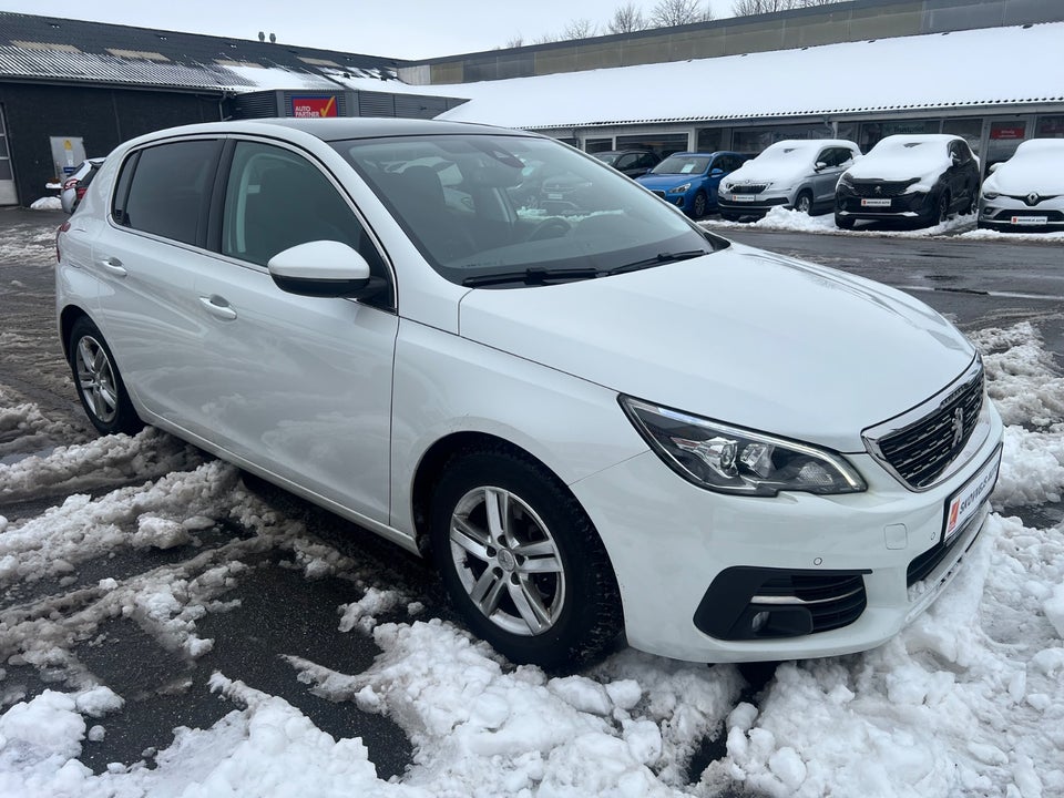 Peugeot 308 1,6 BlueHDi 120 Allure Sky 5d