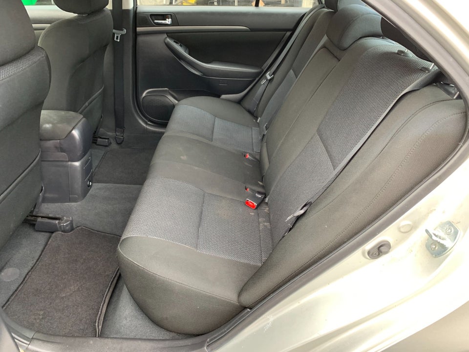 Toyota Avensis 1,8 VVT-i Sol 4d