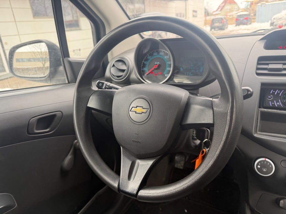 Chevrolet Spark 1,0 LT 5d