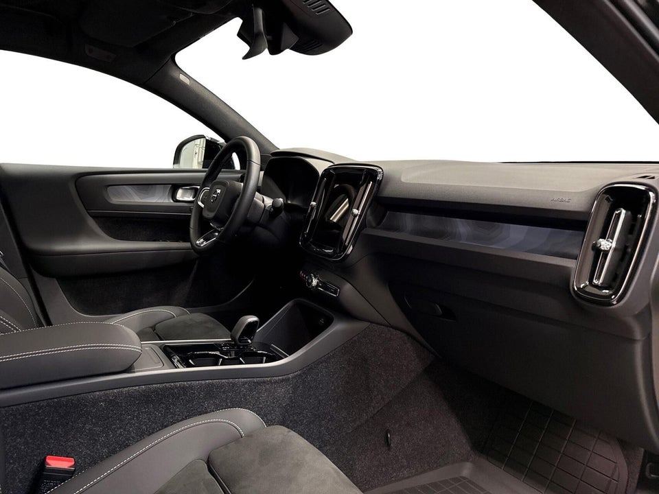 Volvo EC40 Twin Black Edition 5d