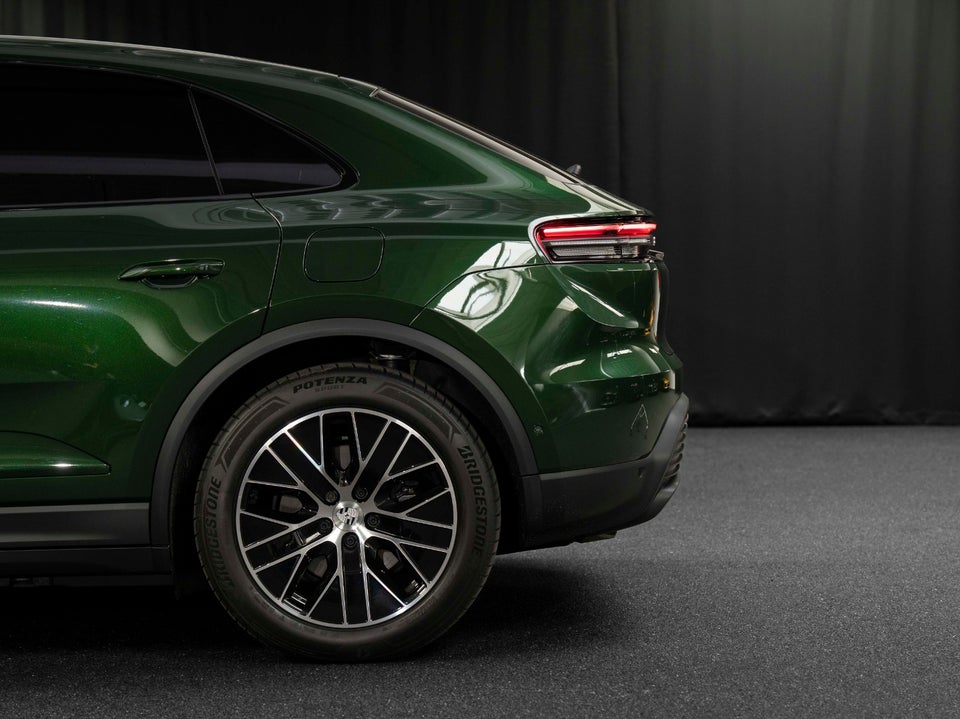 Porsche Macan 4 5d