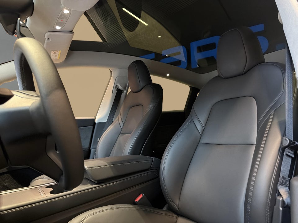 Tesla Model Y RWD 5d