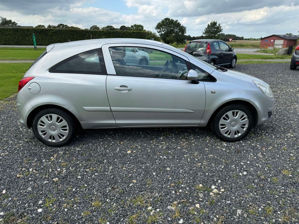 Opel Corsa 1,2 16V Enjoy 3d