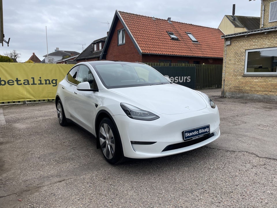 Tesla Model Y Long Range AWD 5d