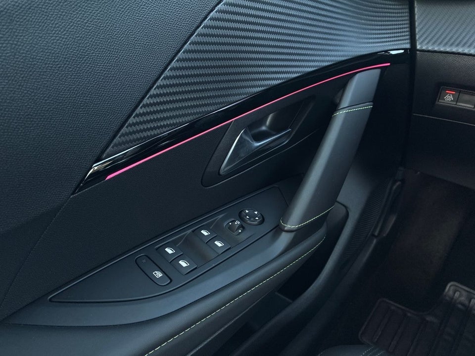 Peugeot e-208 50 GT 5d