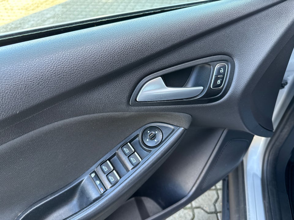 Ford Focus 1,0 SCTi 125 Business stc. 5d