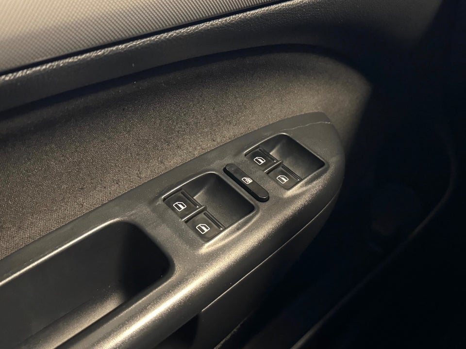 Skoda Octavia 1,6 TDi 105 Ambiente Combi 5d