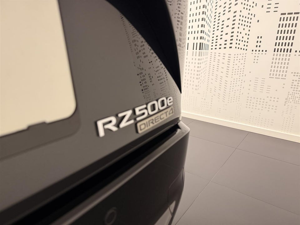 Lexus RZ500e 77 Luxury AWD 5d