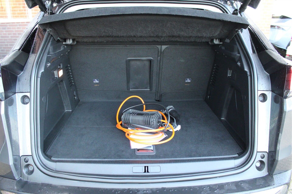 Peugeot 3008 1,6 Hybrid First Selection EAT8 5d