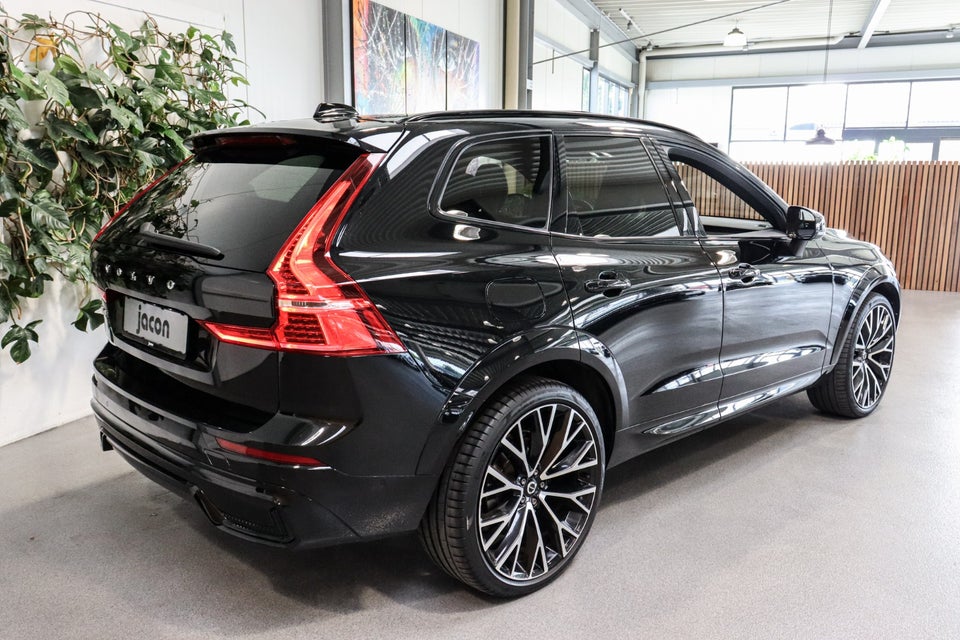 Volvo XC60 2,0 T8 ReCharge R-Design aut. AWD 5d